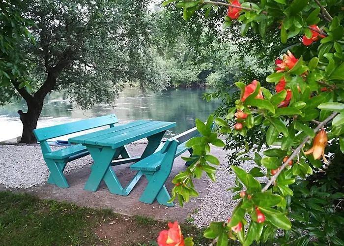 Villa Riverside Buna -